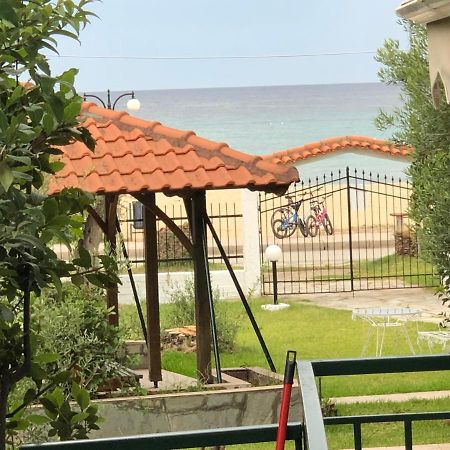 Thea Sea Apartment Nea Moudania Exterior photo